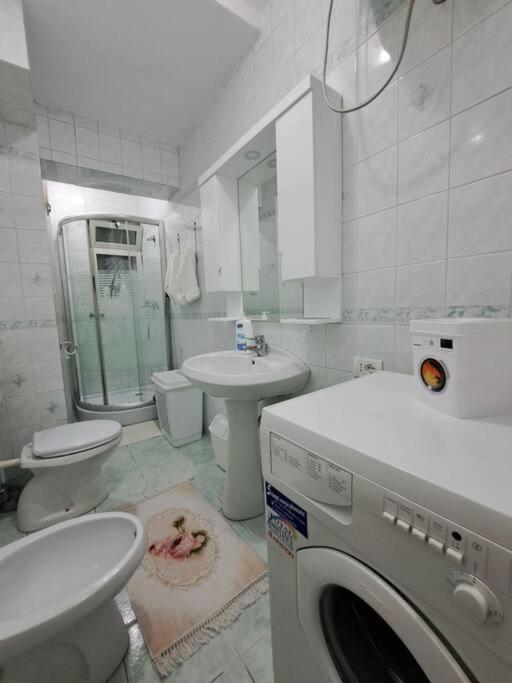 Quiet, Cozy, Luminous Apartment Tirana Bagian luar foto